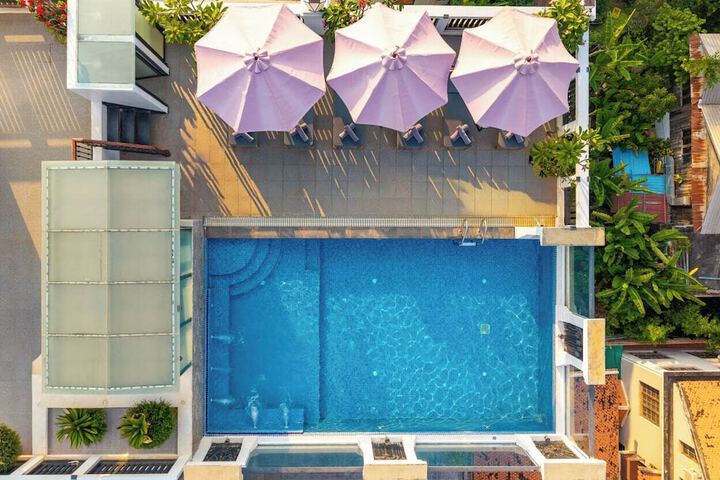 Pool 108 of 211