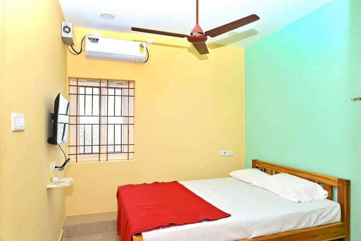 Room 7 of 25