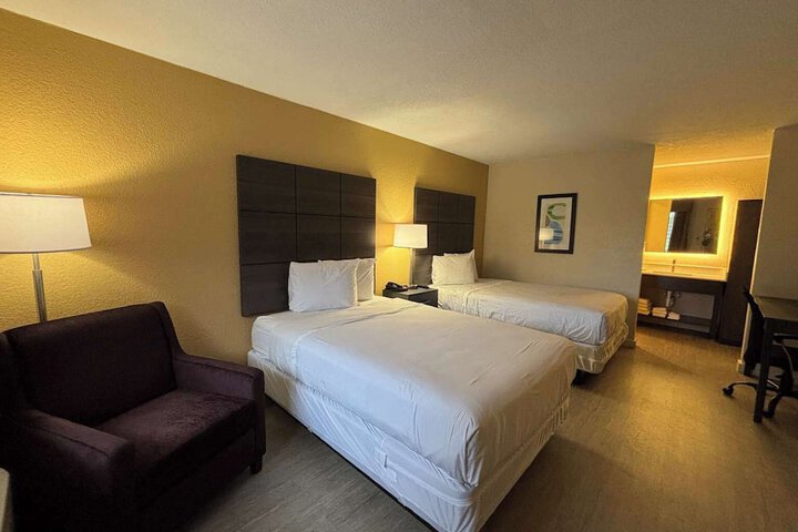 Room 10 of 15