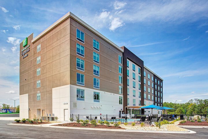 Holiday Inn Express & Suites Covington