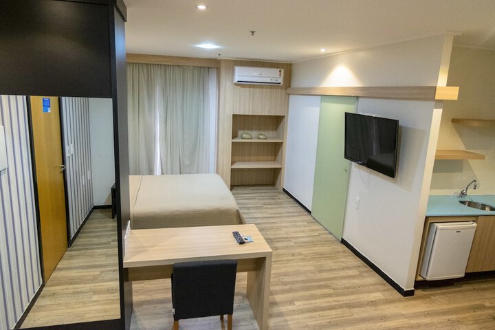 Room 32 of 86
