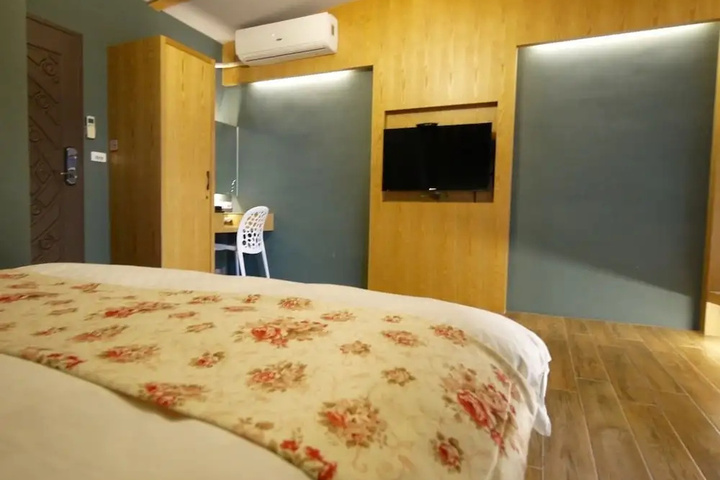 Room 11 of 22