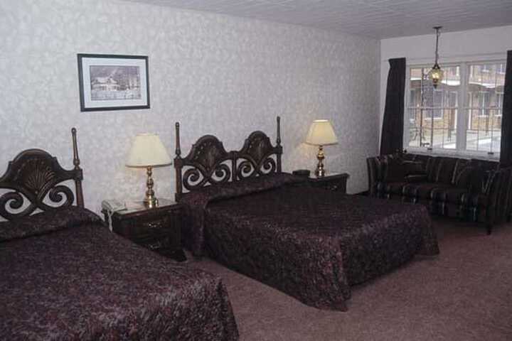 Room 6 of 16