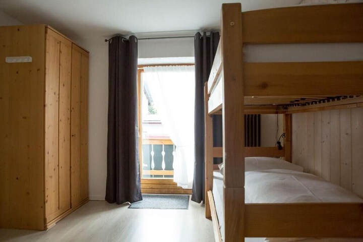 Room 6 of 54