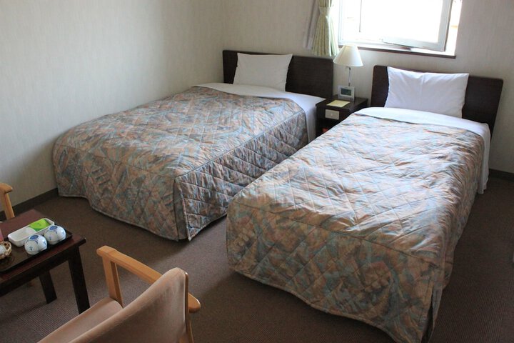 Room 9 of 35
