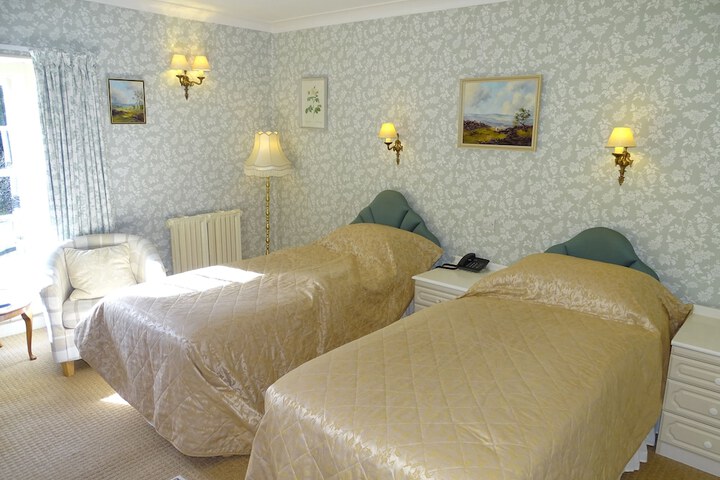 Room 16 of 44