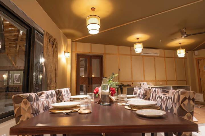 Dining 46 of 53