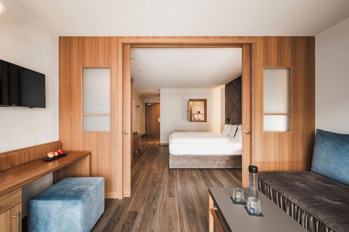 Room 15 of 115