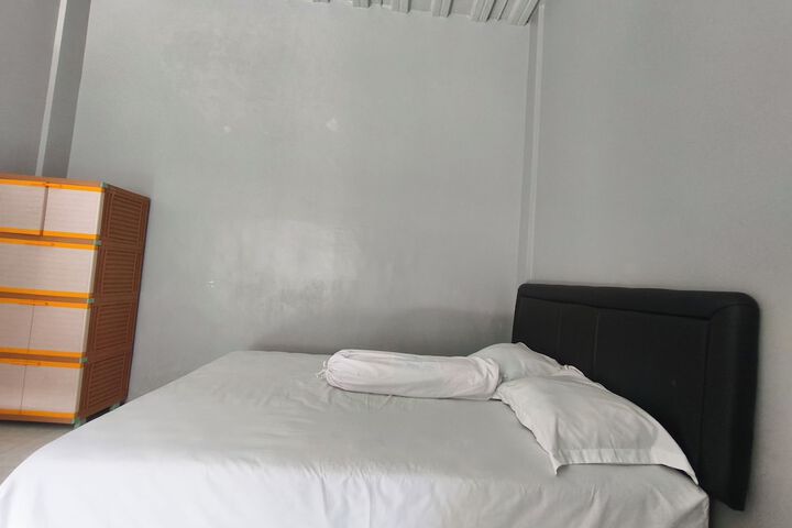 Room 11 of 17