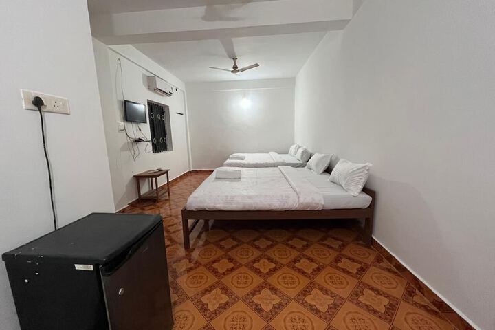 Room 10 of 15