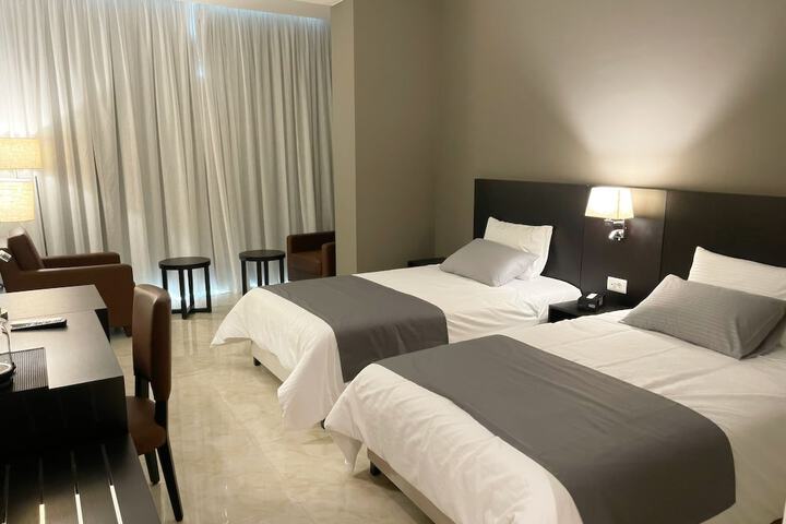 Room 8 of 19