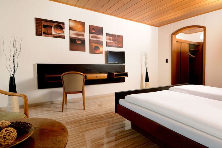 Room 3 of 16