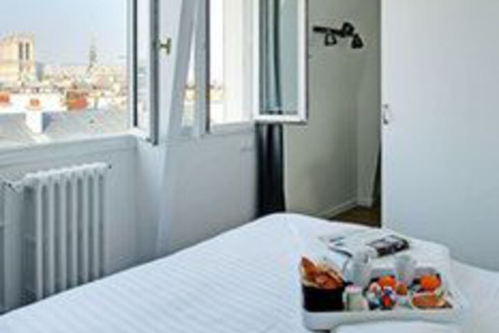 Room 35 of 102
