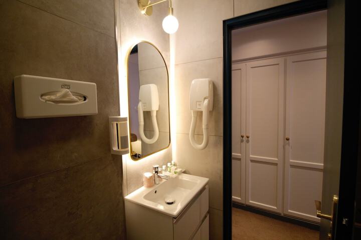 Bathroom Interior Photo