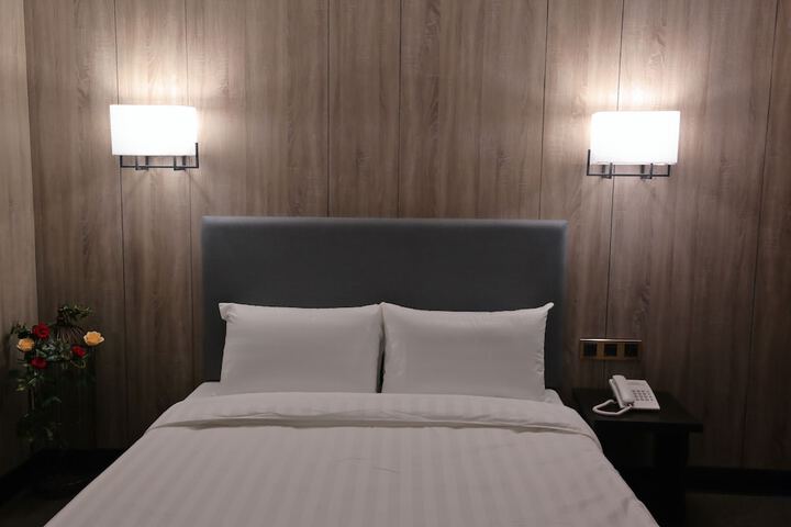 Room 12 of 89