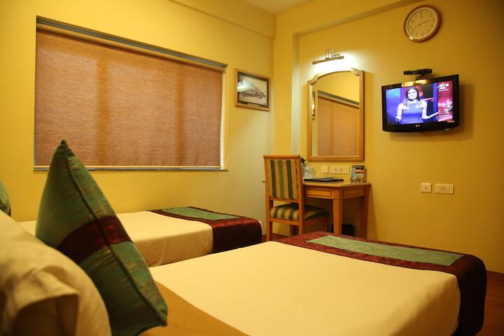 Room 10 of 26