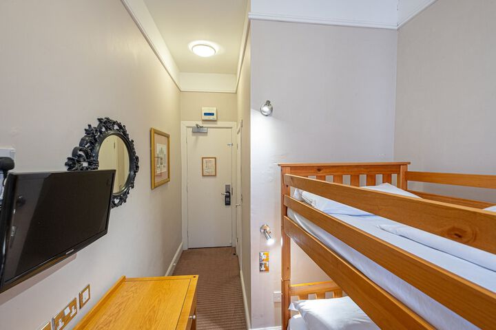 Room 12 of 64