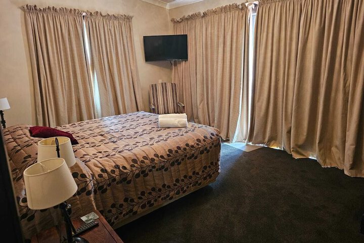Room 44 of 104