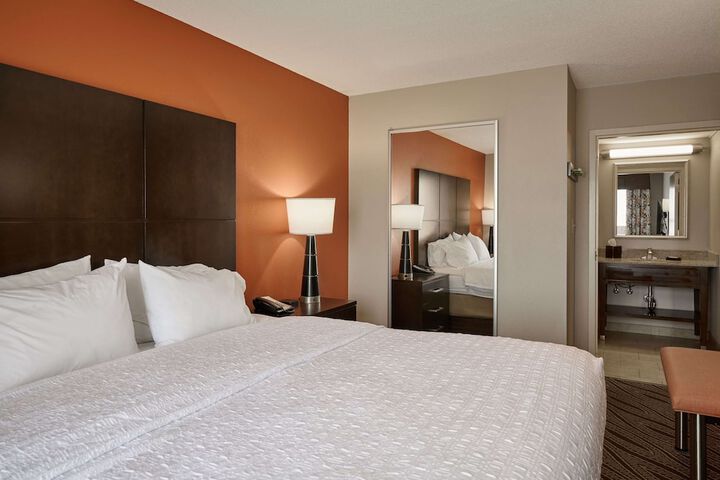 1 King Bed (8 of 18)