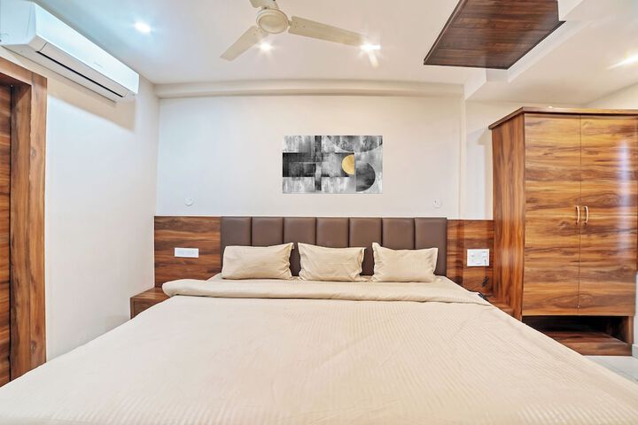 Room 16 of 33