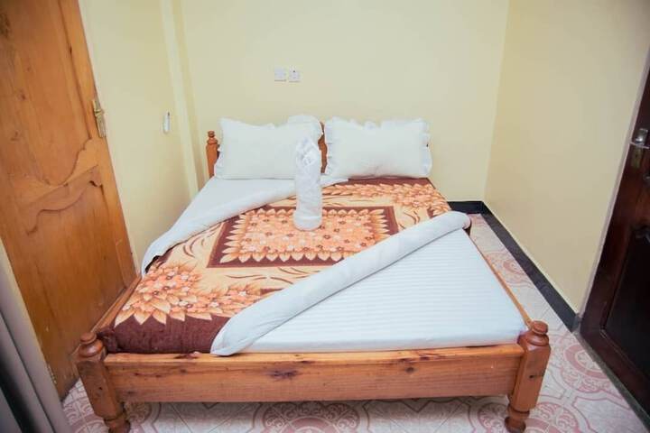 Room 4 of 14