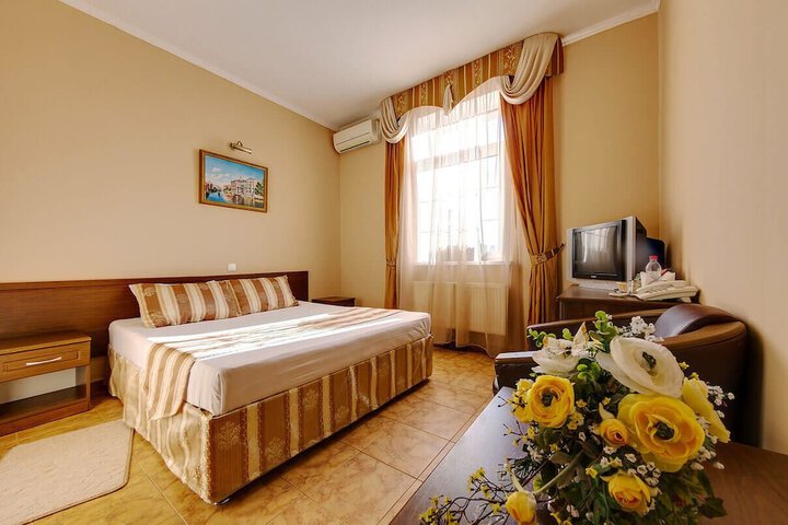 Room 5 of 56