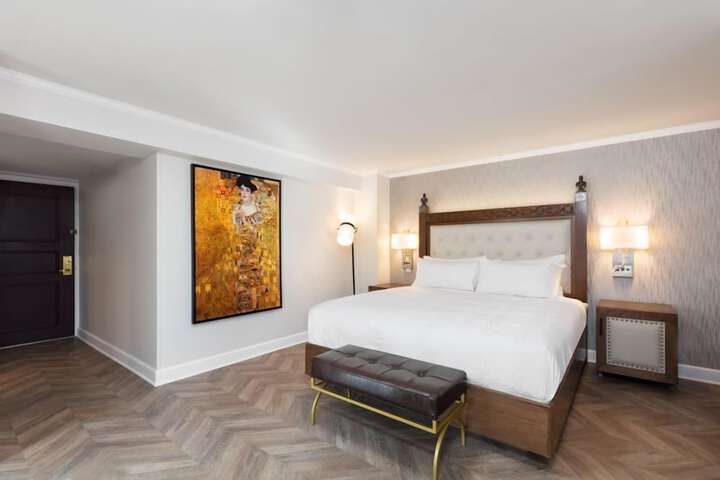 1 King Bed (23 of 26)