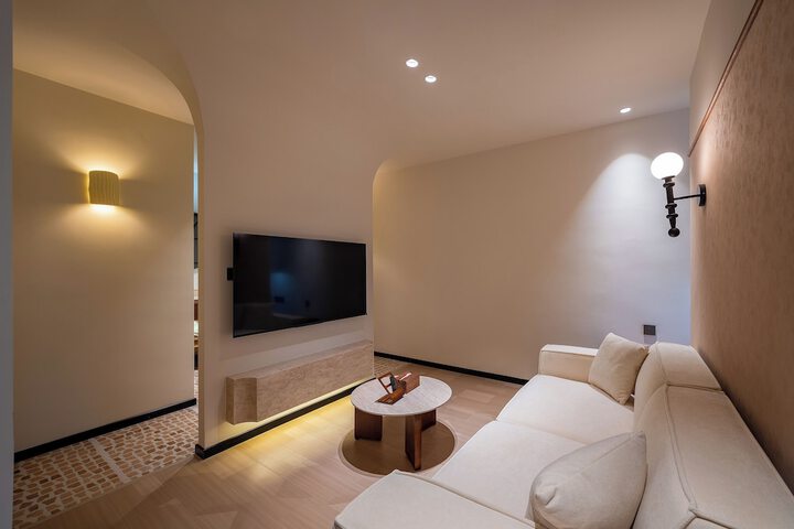 Room 42 of 158