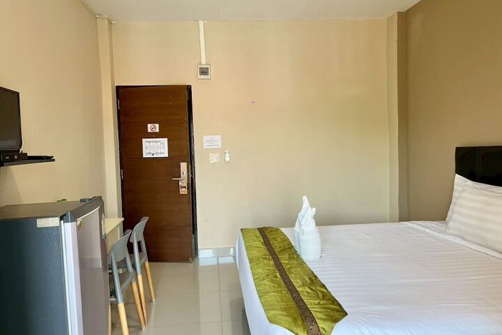 Room 3 of 56