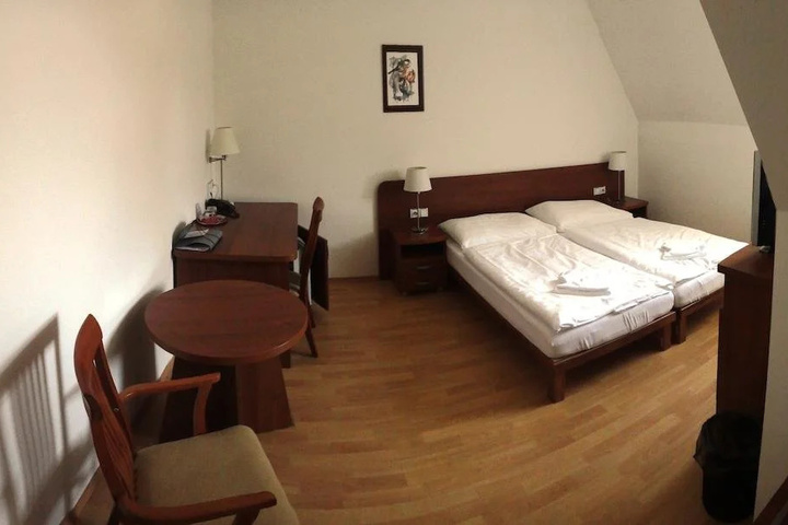 Room 3 of 15