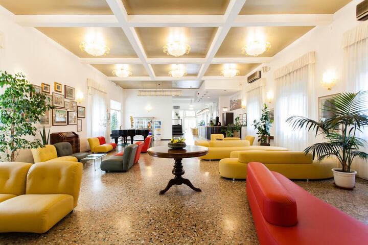 Guest Lobby