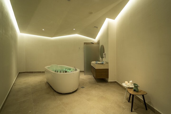 Spa 44 of 101