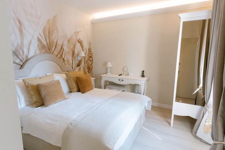 Room 40 of 150