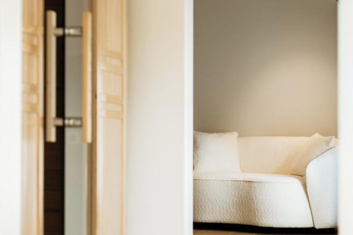 Room 28 of 96