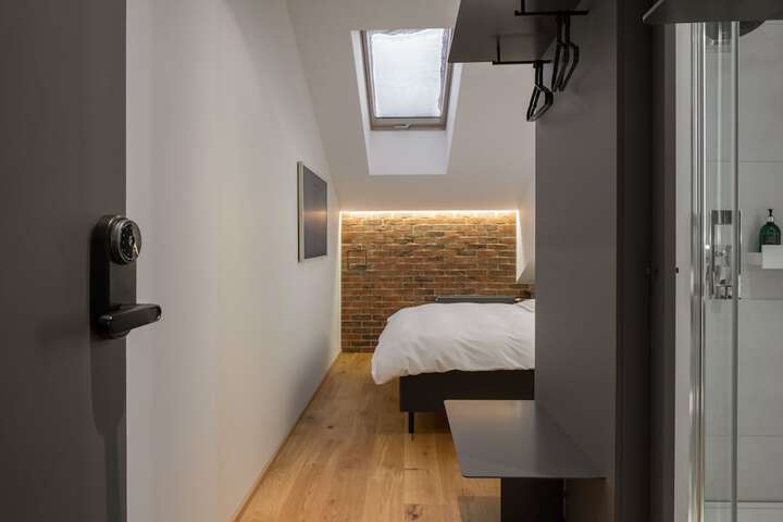 Room 21 of 47