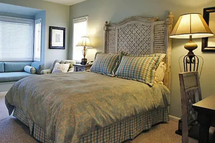 Room 4 of 5