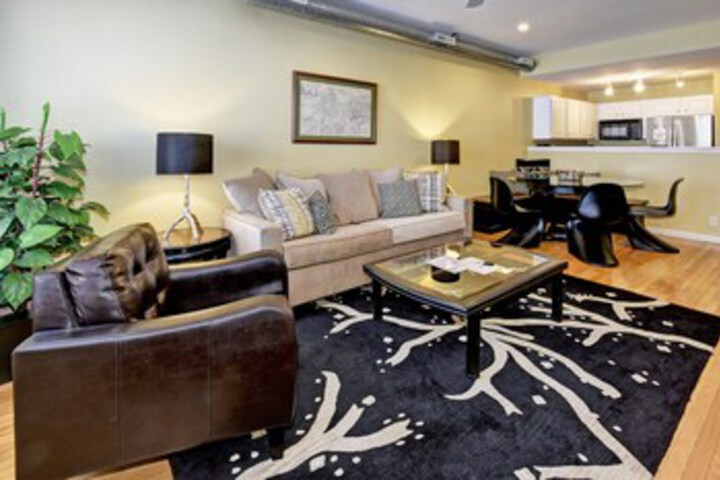 Image of Lux Townhouse Walk to All