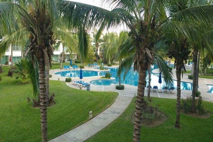 Image of Mayan Lakes 103