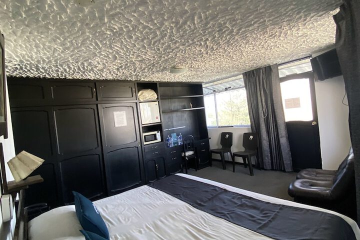 Room 9 of 64