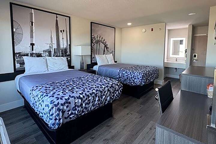 1 King Bed (1 of 6)