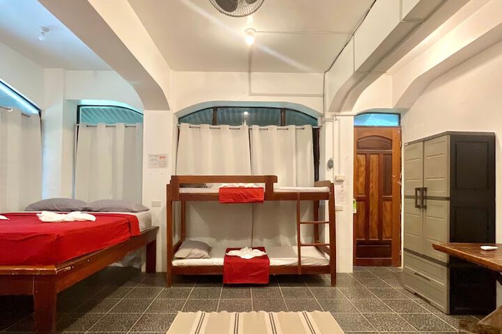 Room 93 of 162