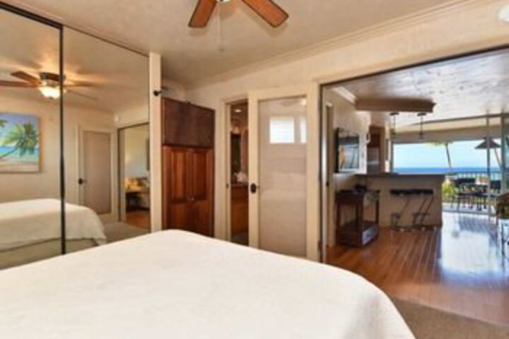 Room 8 of 18