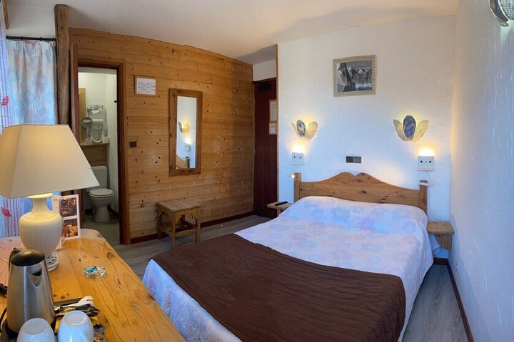 Room 14 of 42