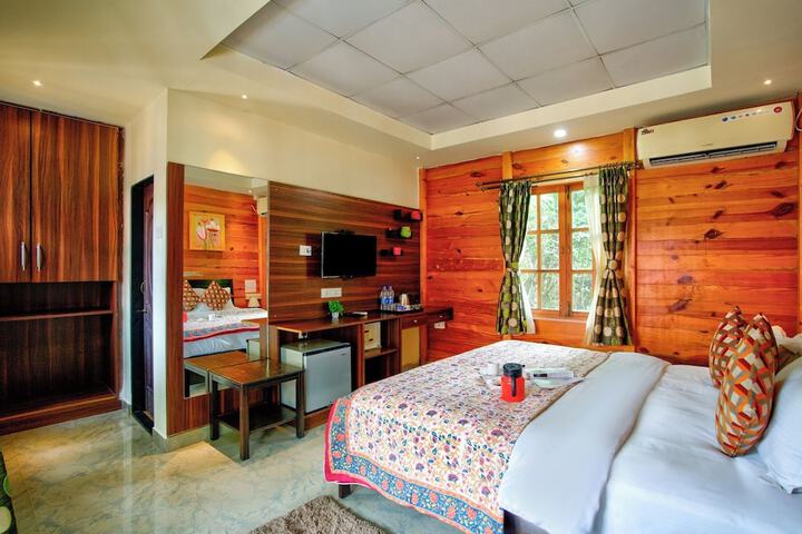 Room 12 of 27