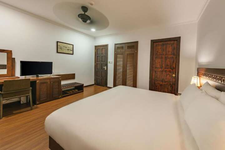 Room 16 of 68