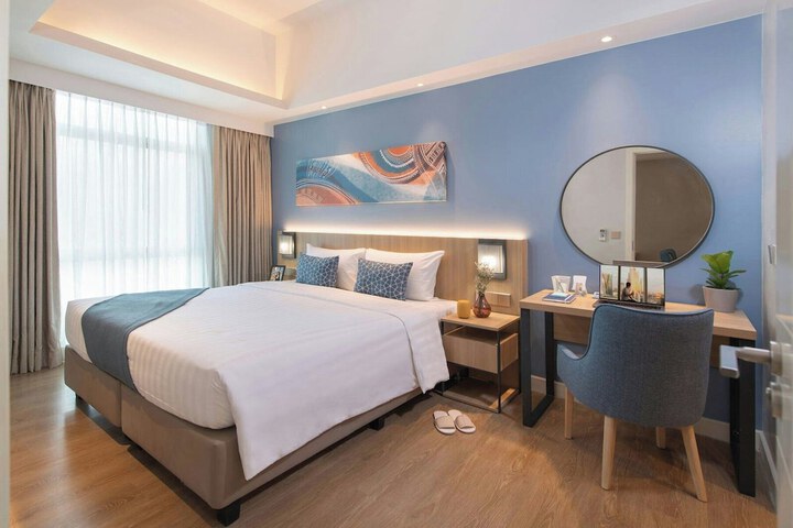 Room 32 of 71