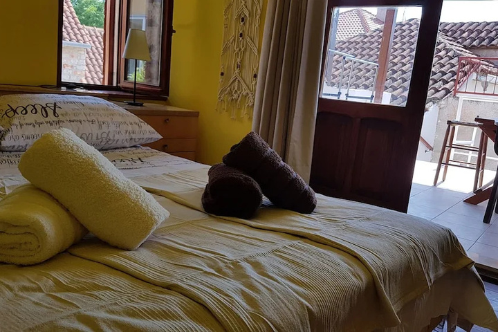 Room 6 of 24