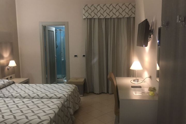 Room 14 of 188