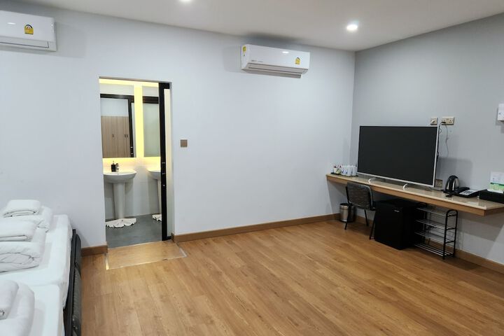 Room 36 of 74