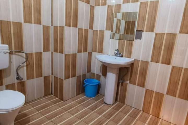 Room 2 of 8